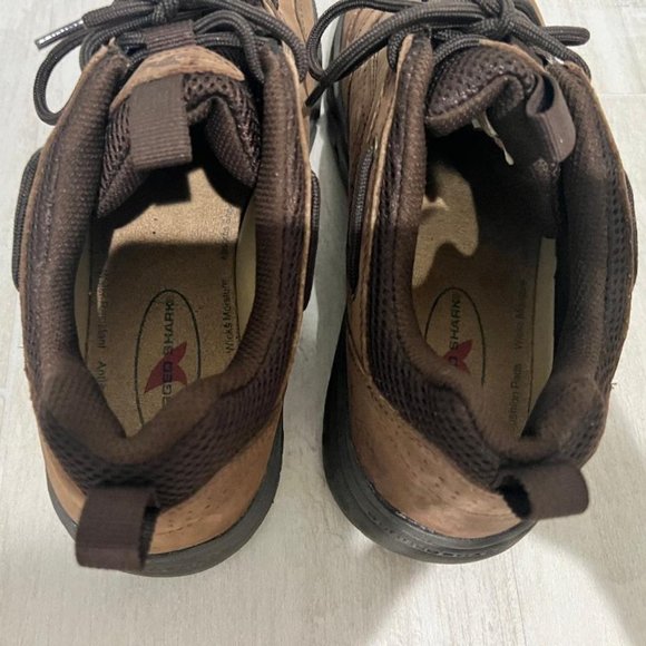RUGGED SHARK Nubuck Walking Shoe 11D NEW!